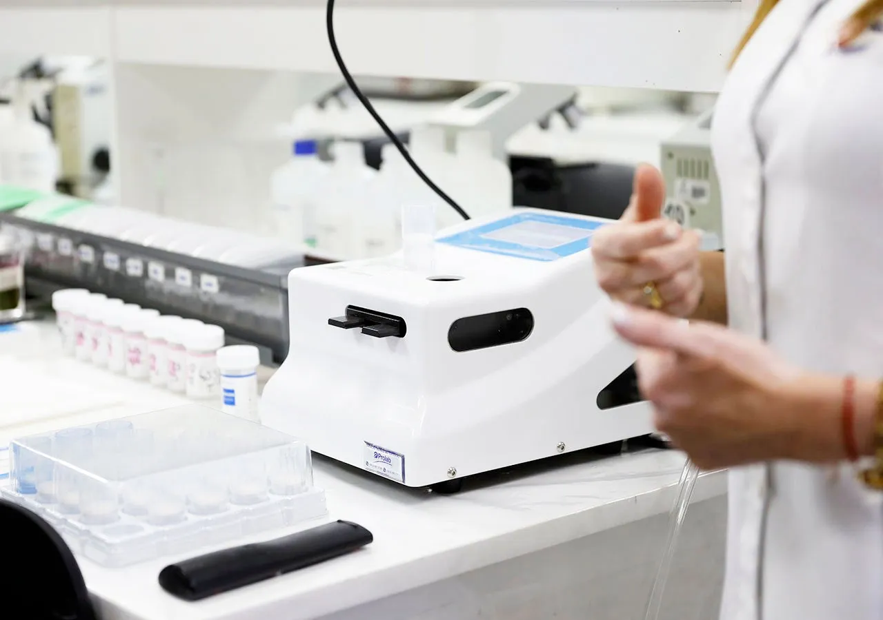 Máy chiết tách tế bào Huro Path.